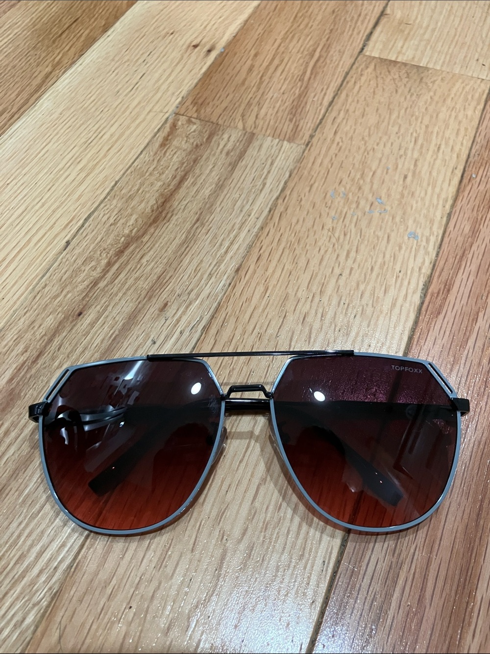 Topfoxx Farrah Women’s Aviator Sunglasses with Dark Red Gradient Lenses